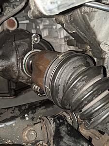 2007 Ion 2 Stuck CV Axle-pxl_20221112_201748215.jpg